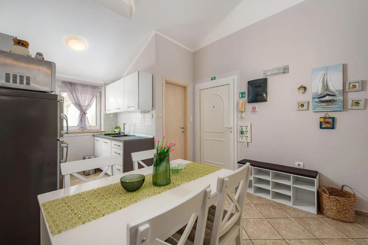 Studio Apartment Ares - Monterol Umag